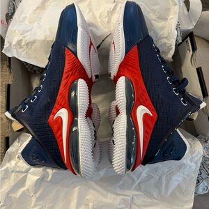 Nike LeBron XIX Low in Navy and Red